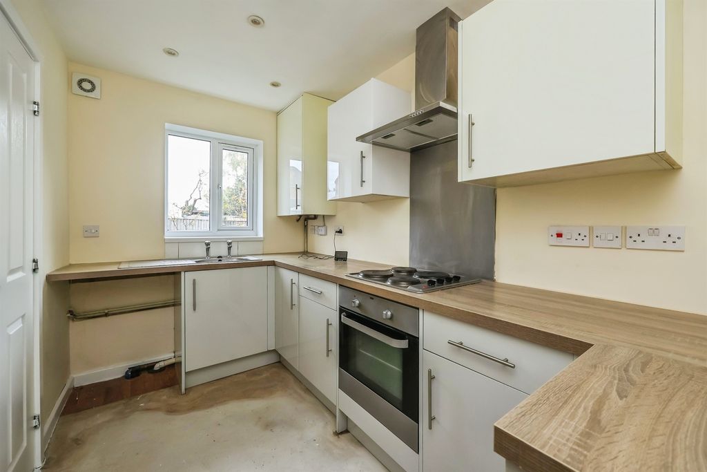 Property photo 2 of 17