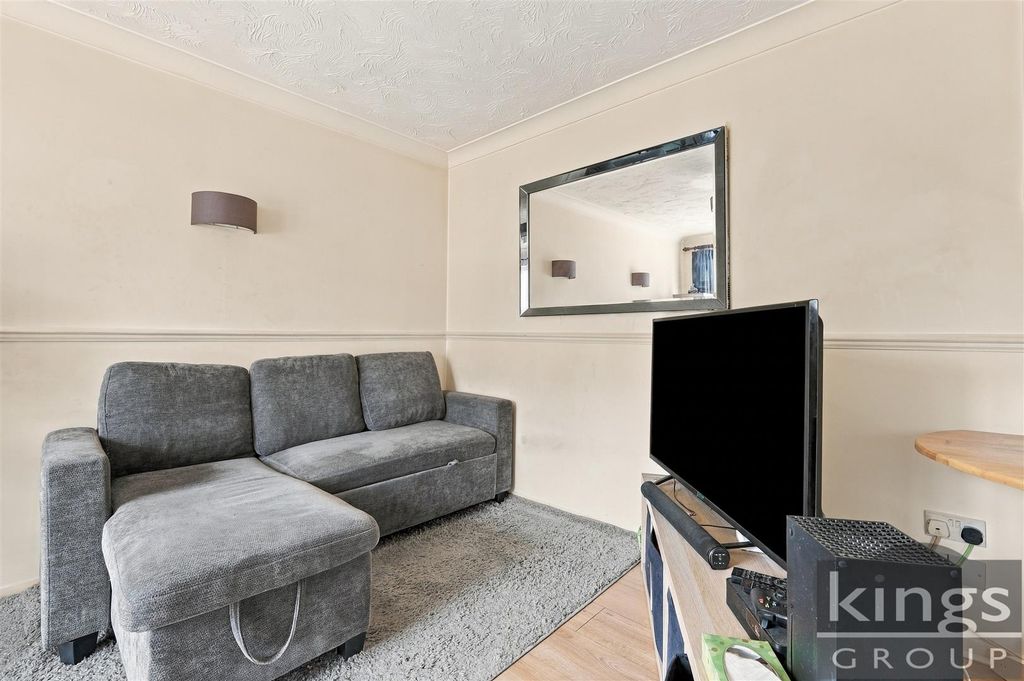Property photo 3 of 16 6_006_Img_8496_With_tv.Jpg