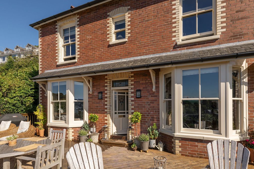 Property photo 3 of 19 Belmont, Kingswear Front Elevation