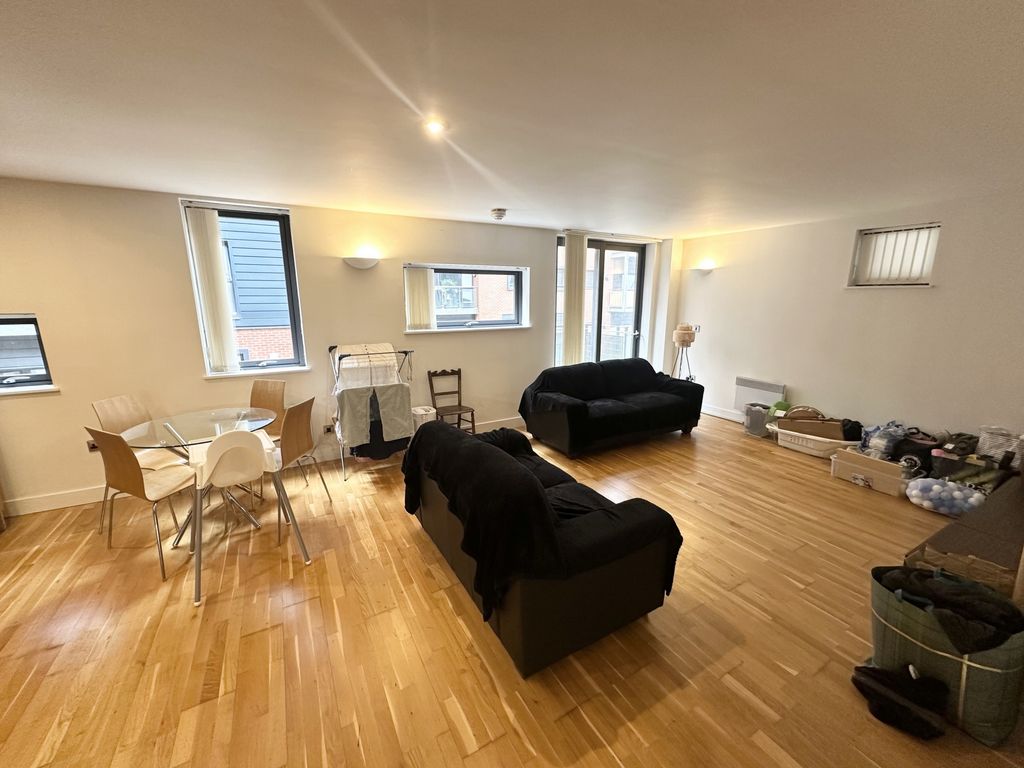 Property photo 3 of 17 Photo 1