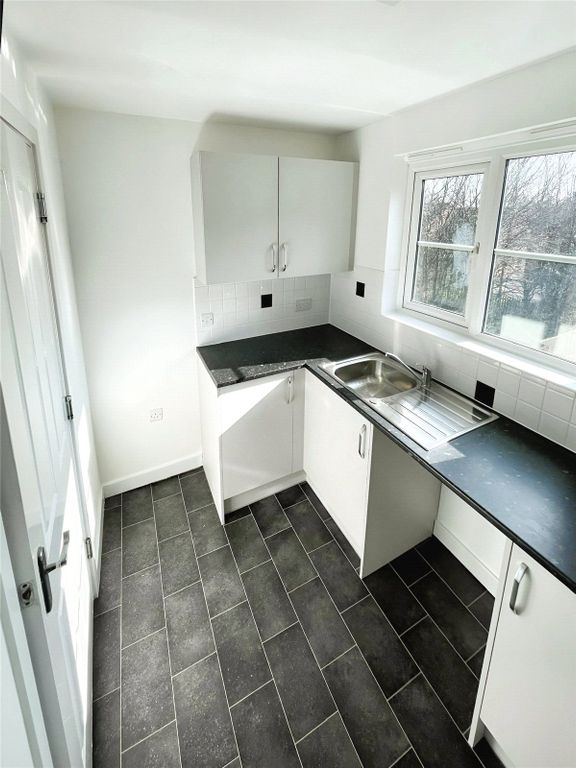 Property photo 3 of 8 Picture No. 25