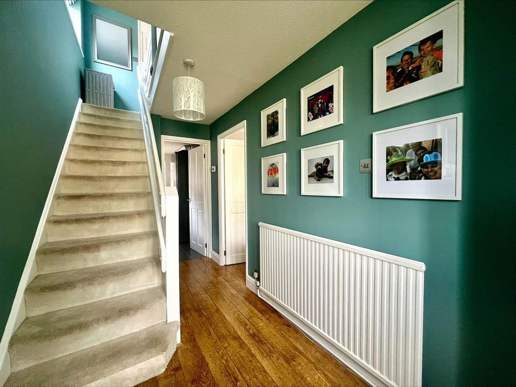 Property photo 3 of 18 Hallway