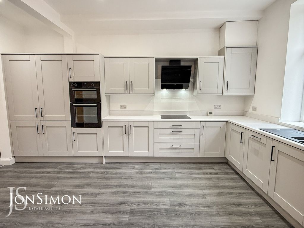 Property photo 3 of 28