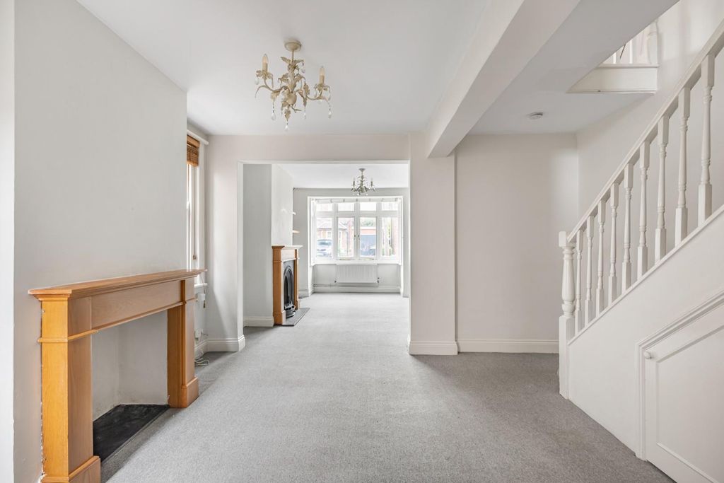 Property photo 2 of 22 Ceri_-_Queens_Road-12.Jpg