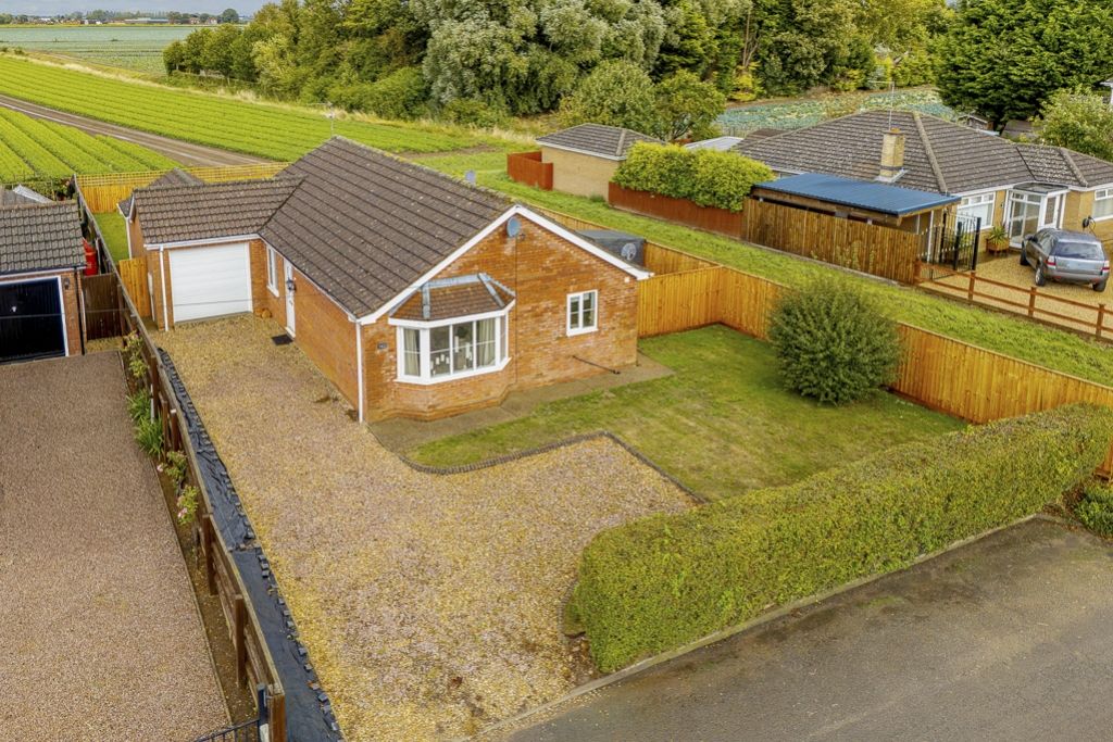 Property photo 1 of 22 142 Siltside (Gosberton Risegate)-2