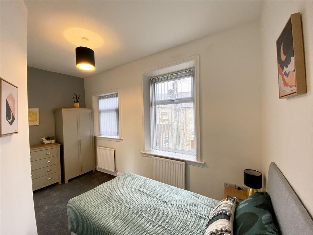 Property photo 1 of 11 Bedroom 2