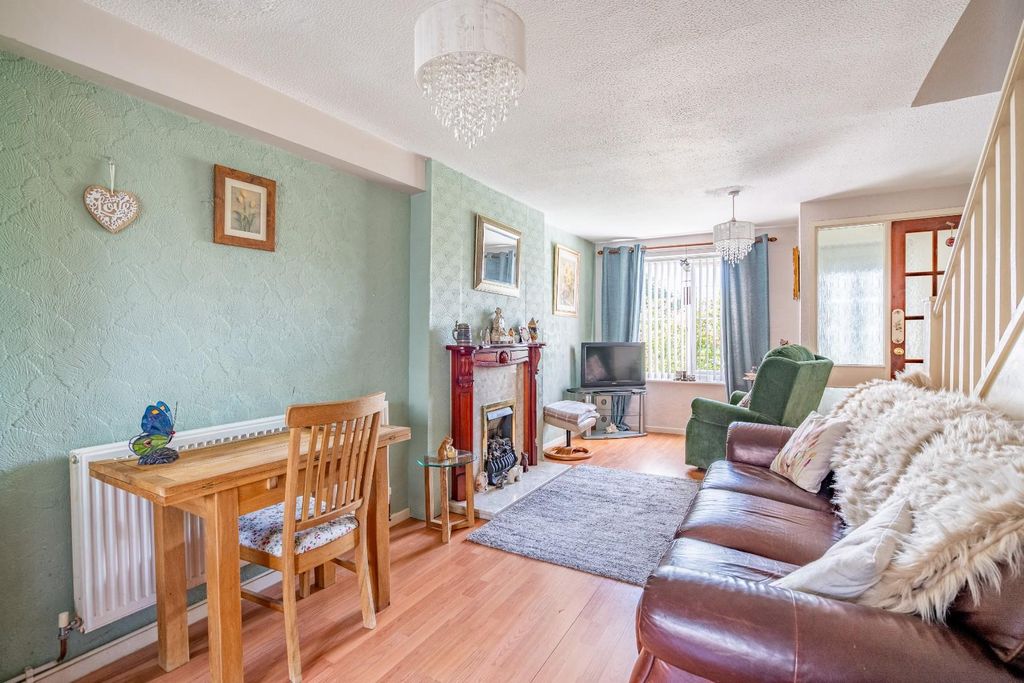 Property photo 2 of 12 Living Room