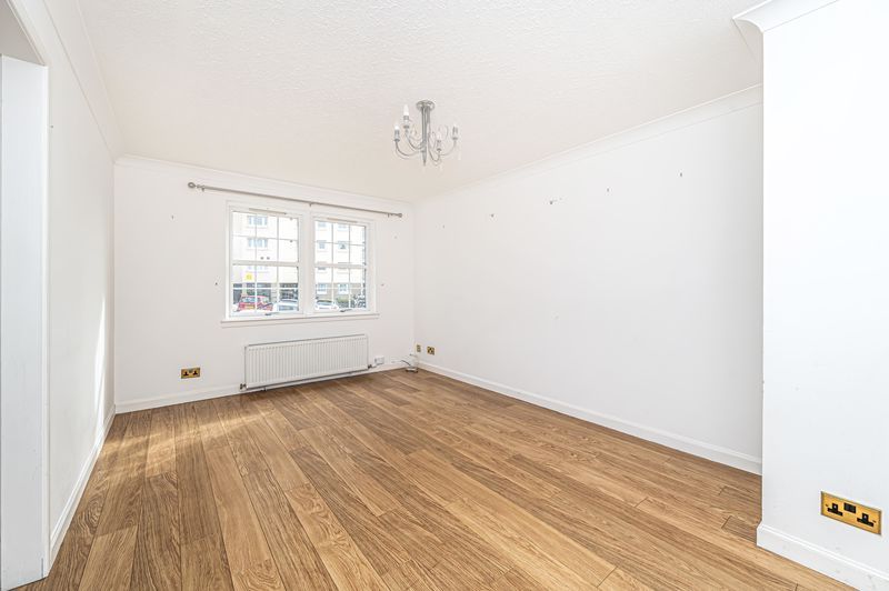 Property photo 2 of 17 Lounge