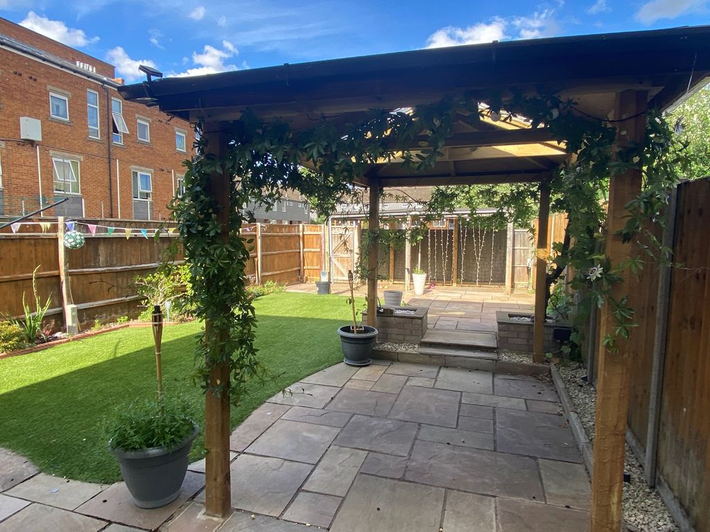 Property photo 3 of 10