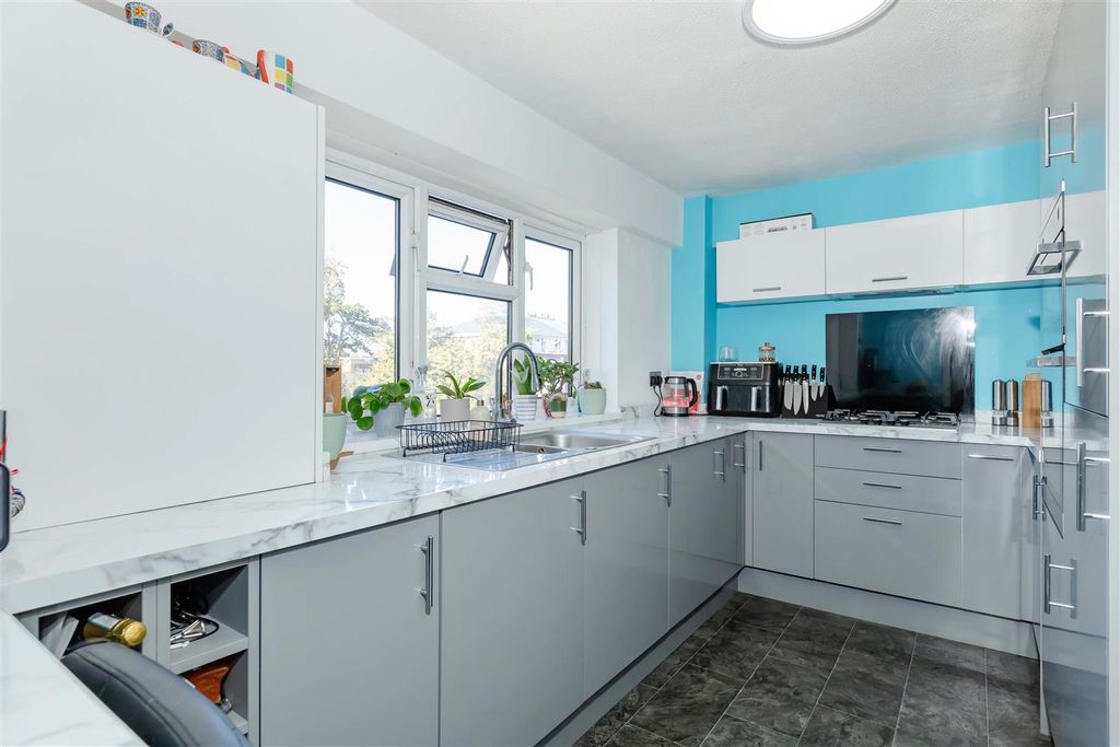 Property photo 3 of 9 Dene Court_6.Jpg