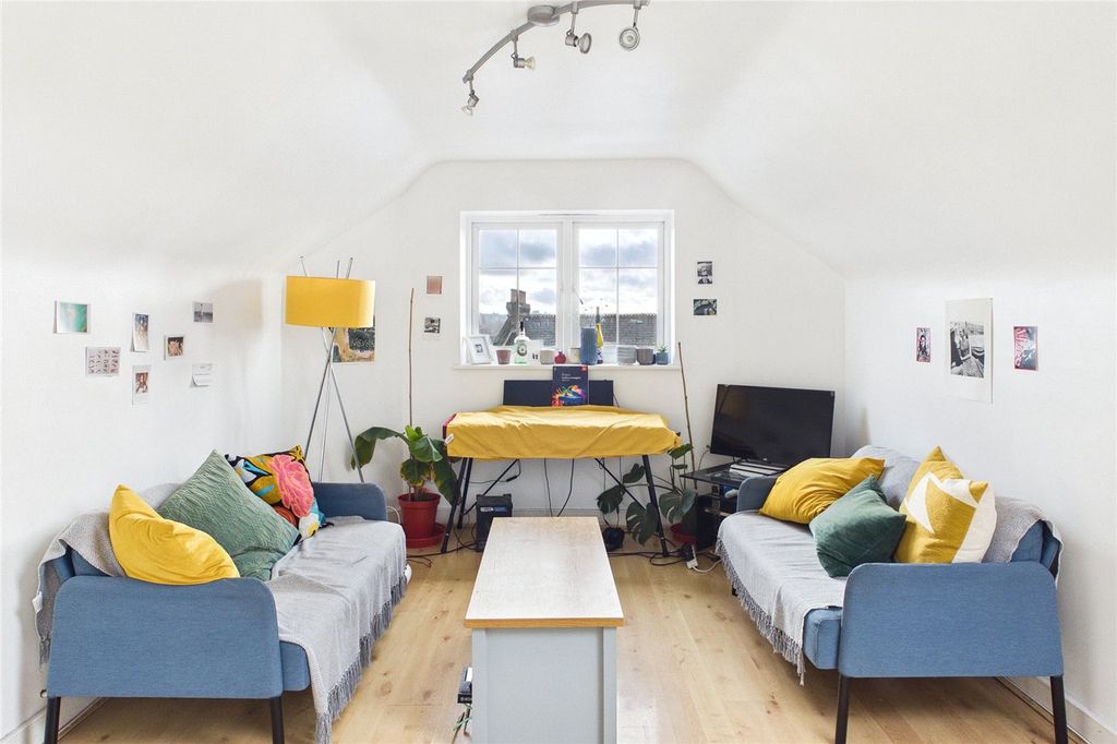 Property photo 1 of 9 Picture No. 10