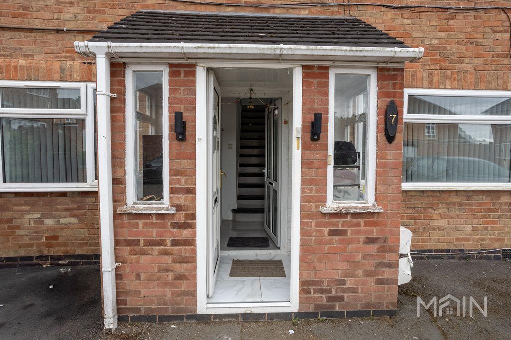 Property photo 3 of 18