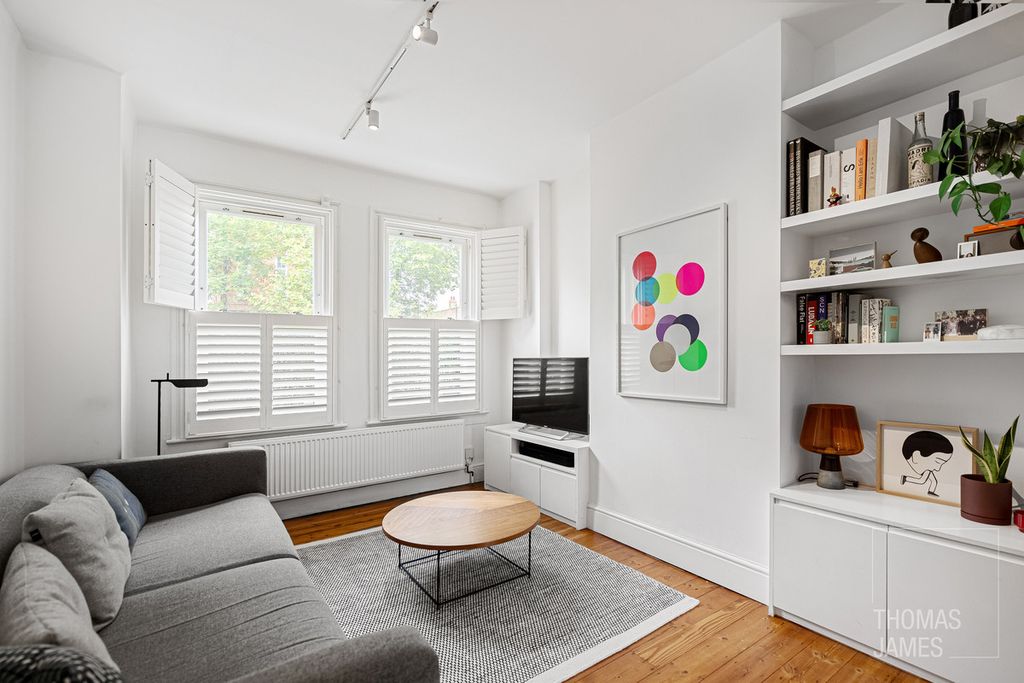 Property photo 2 of 32