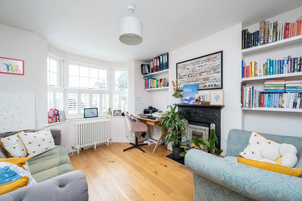 Property photo 2 of 25