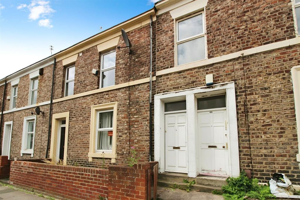 Property photo 3 of 7 36888325-Chester 20Street 201.Jpg