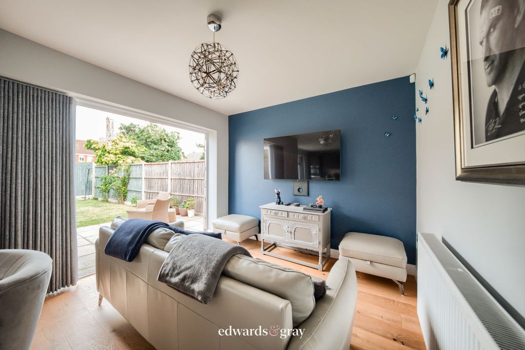 Property photo 3 of 25