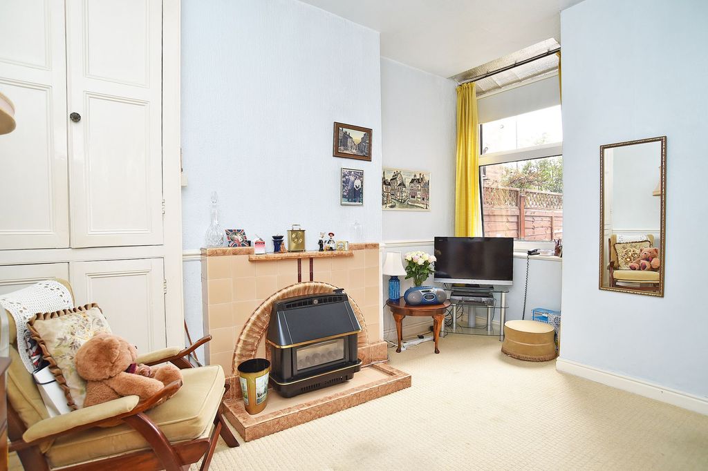 Property photo 3 of 14