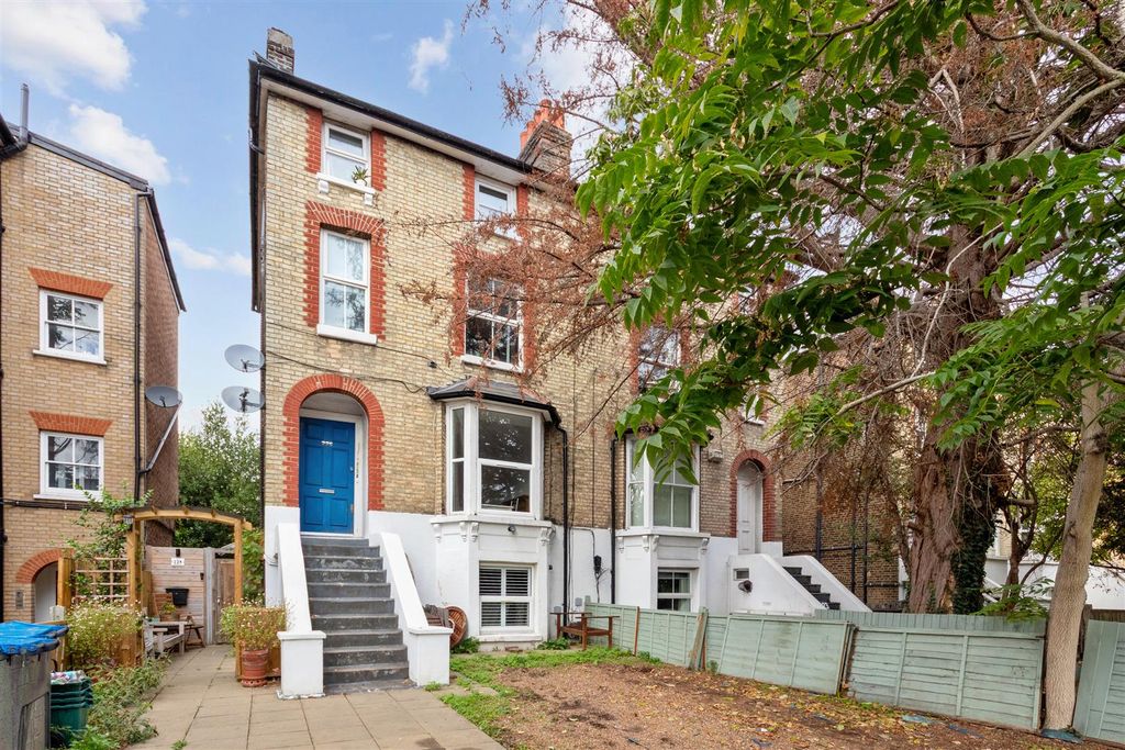 Property photo 1 of 10 External