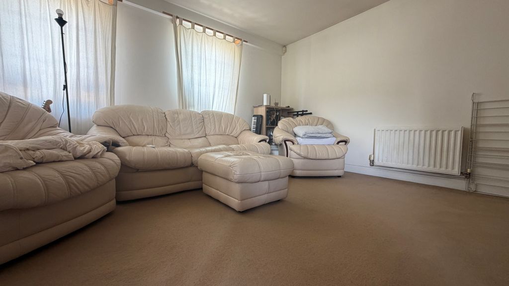 Property photo 2 of 4