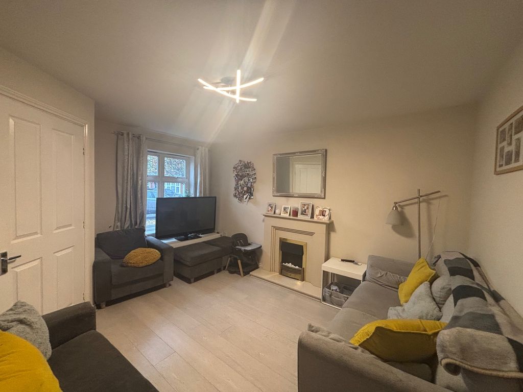 Property photo 3 of 18 Image