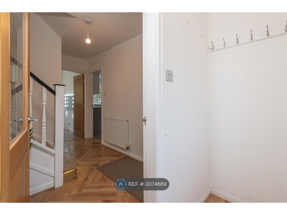 Property photo 2 of 25