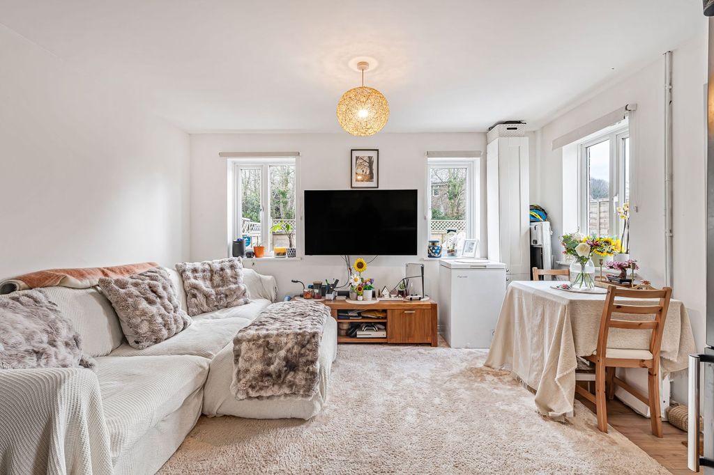 Property photo 3 of 11 Picture No. 10