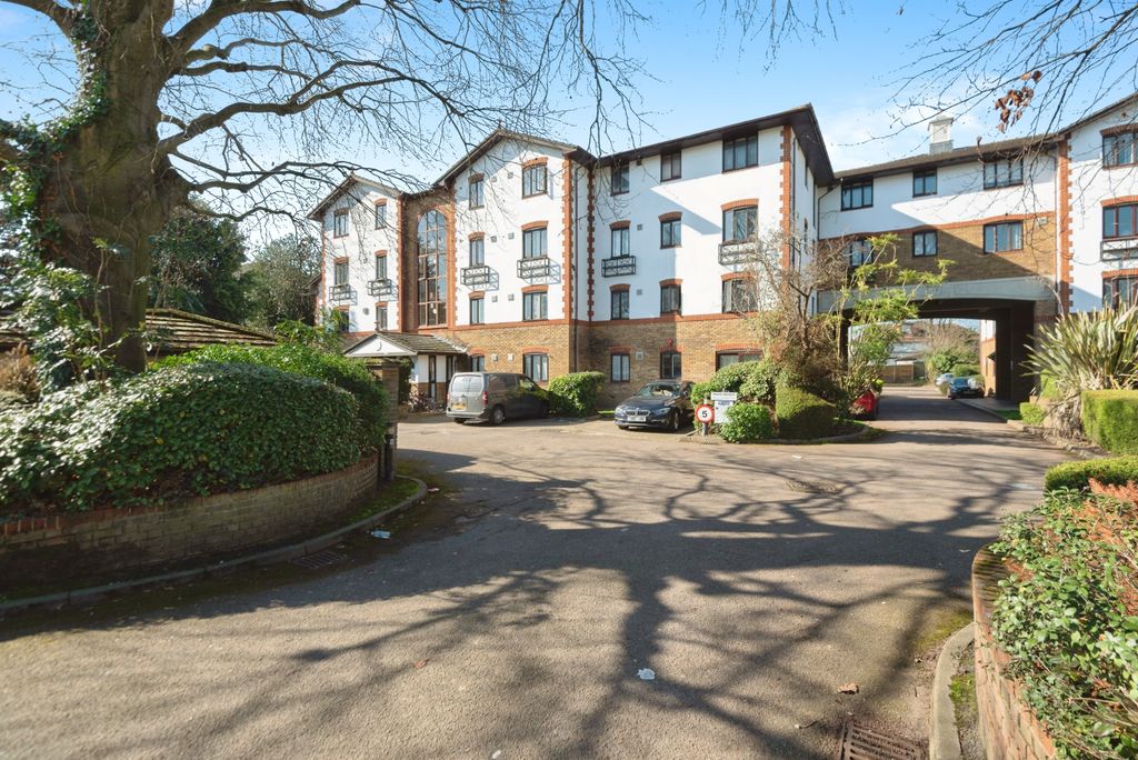 Property photo 1 of 16 Beeches24Of26