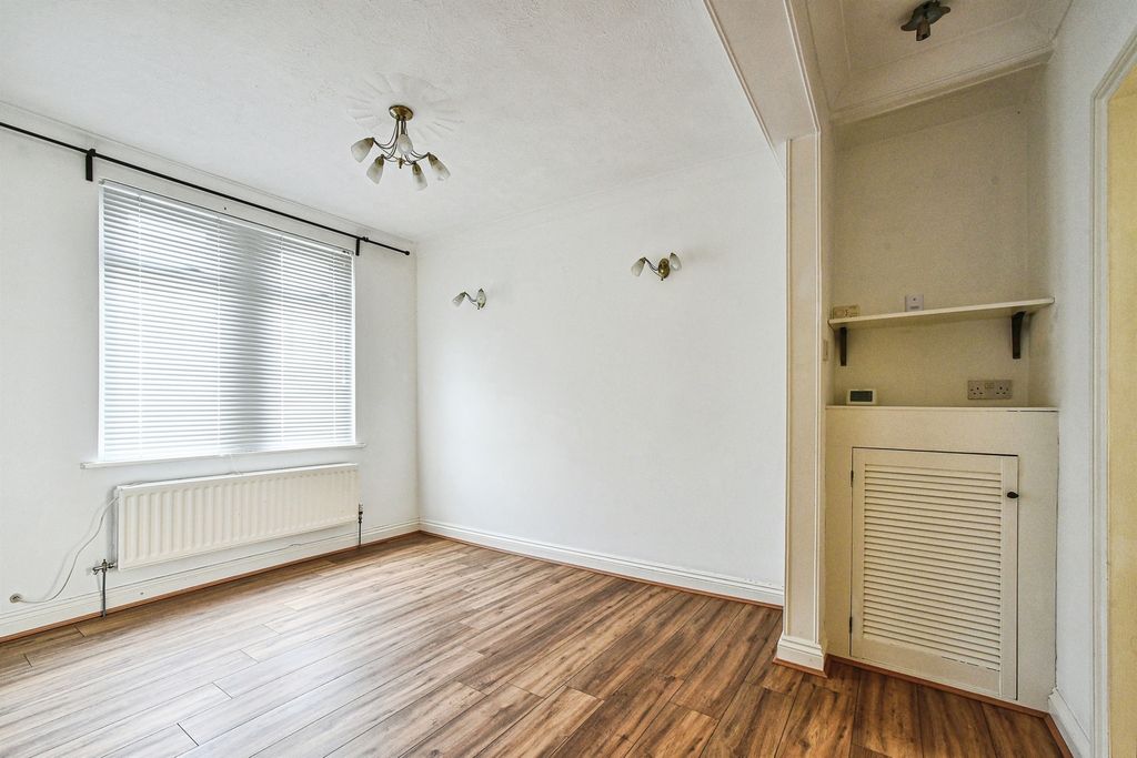 Property photo 3 of 13