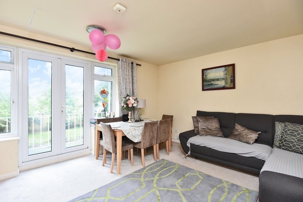 Property photo 2 of 8 298796 (6)