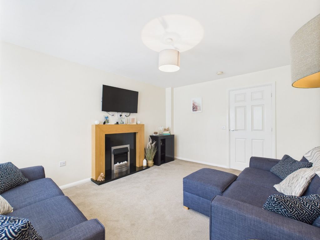 Property photo 2 of 12 4302414