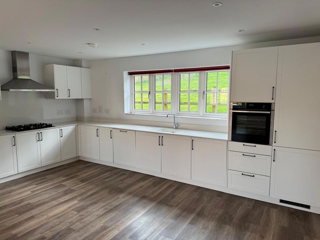 Property photo 2 of 18 Pbox-Img.Jpg