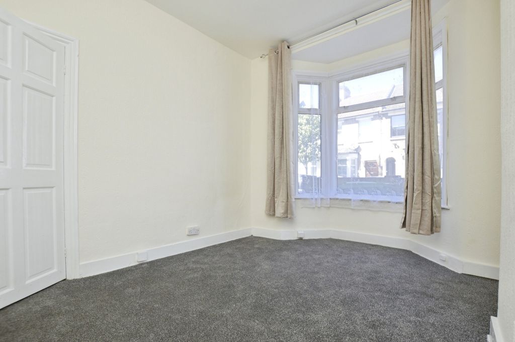 Property photo 2 of 11 Pbox-Img.Jpg