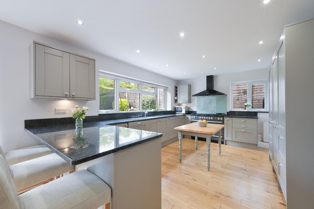 Property photo 3 of 20 Shawley Way