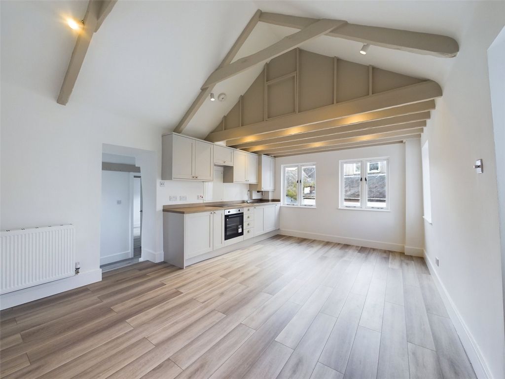 Property photo 3 of 20 Picture No. 01