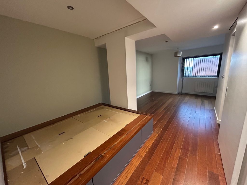 Property photo 2 of 14 Beetham Bed