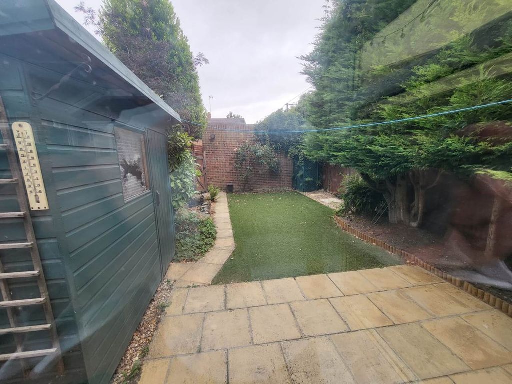 Property photo 3 of 9 Garden