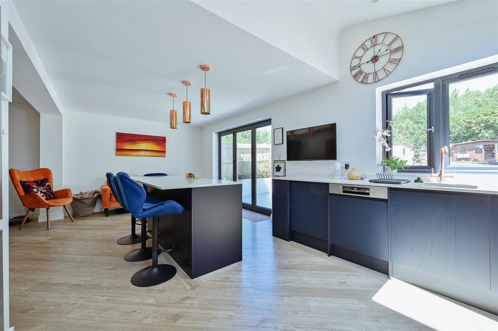 Property photo 2 of 12 7 Marshalls Way-12.Jpg