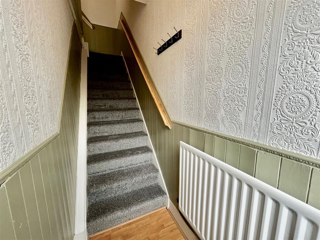 Property photo 3 of 13 Entrance