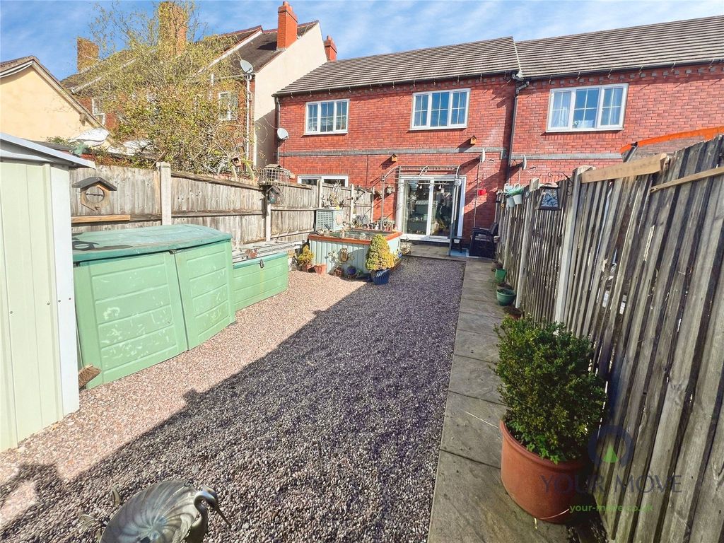 Property photo 2 of 12 Garden