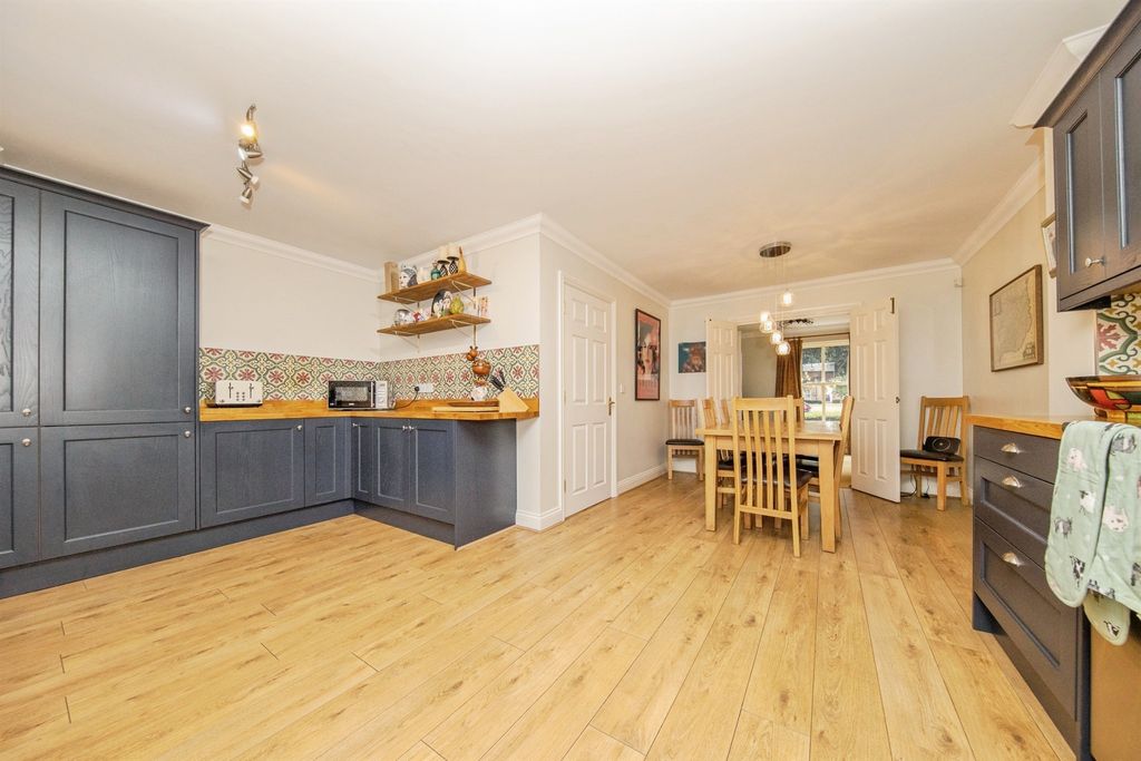 Property photo 3 of 29