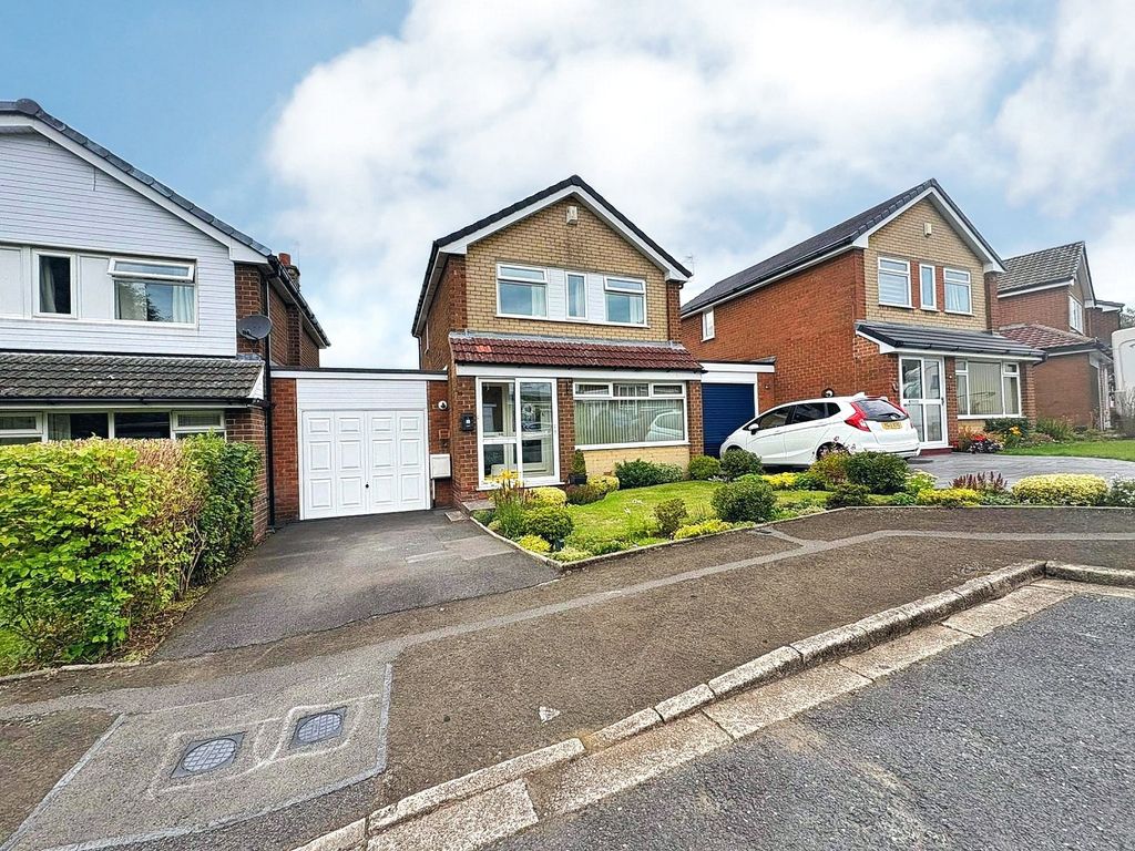 Property photo 1 of 18 External