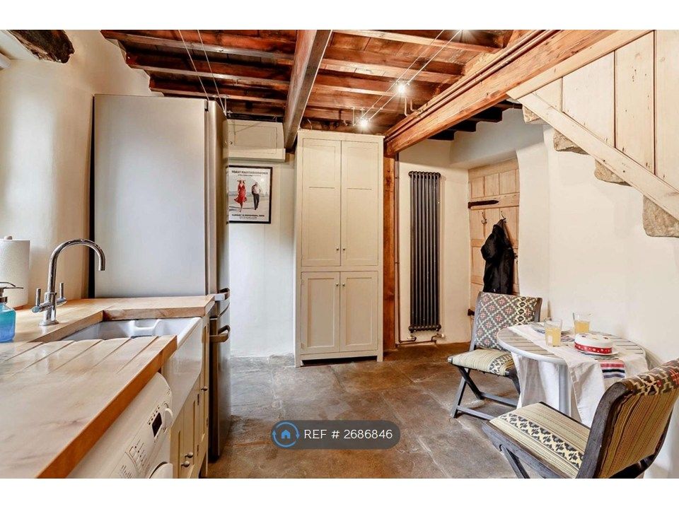 Property photo 3 of 10 Cottage Kitchen 2