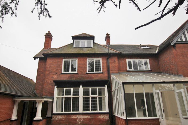 Property photo 1 of 10 Front External
