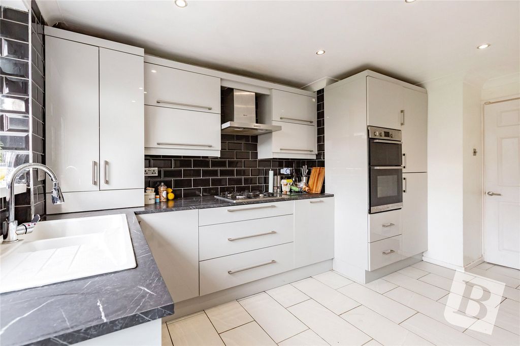 Property photo 2 of 15 Kitchen