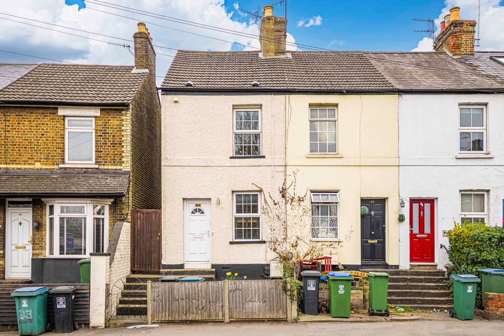 Property photo 1 of 9 40 Pinner Road Exter