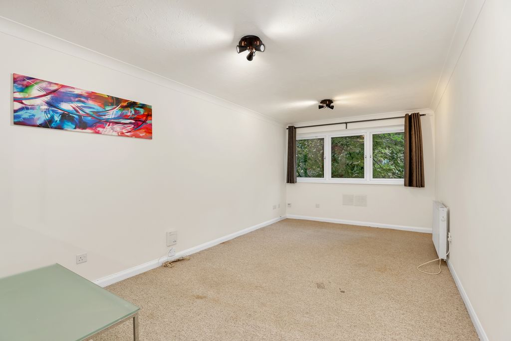 Property photo 1 of 12 Photo 7