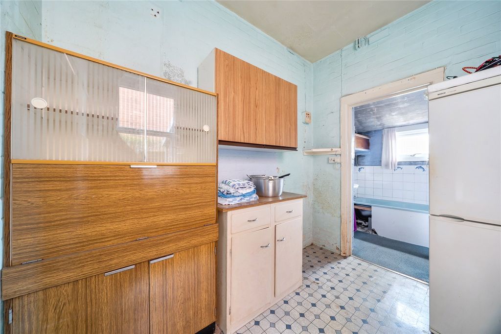 Property photo 3 of 19 Picture No. 16