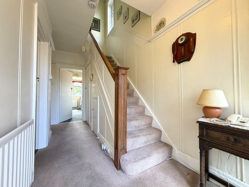 Property photo 3 of 20 Hall