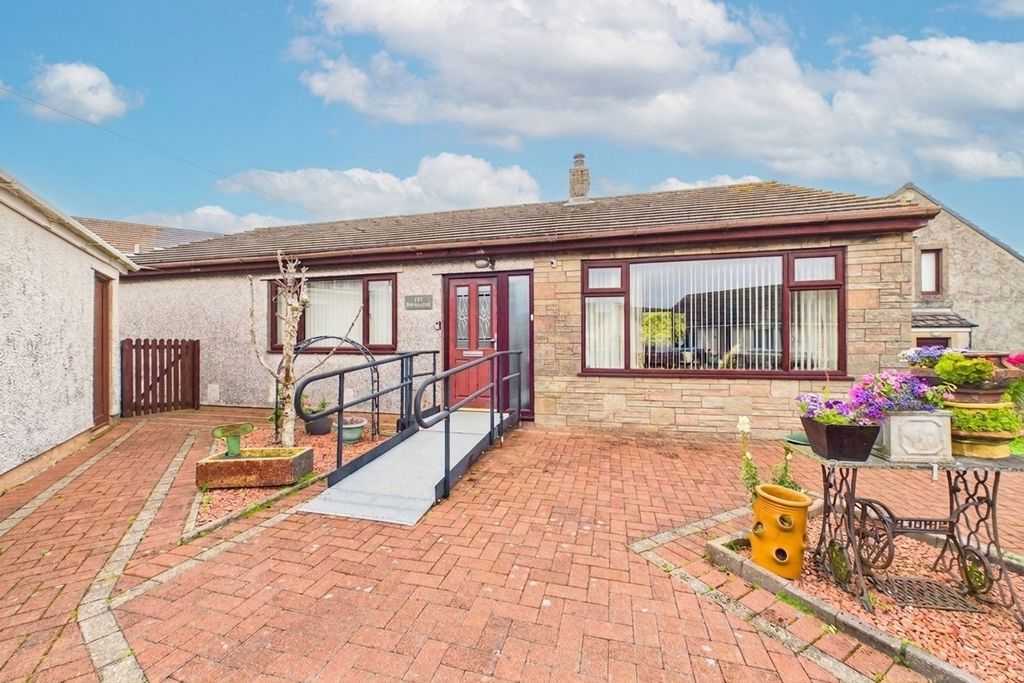 Property photo 2 of 21