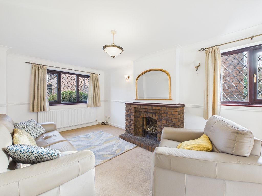 Property photo 3 of 21 Cam04018G0-Pr0461-Still008